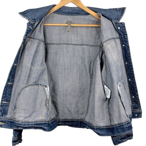 Reitman’s Denim 4 Pocket Trucker Style Jean Jacket with metal stud detail 1X - Picture 6 of 13